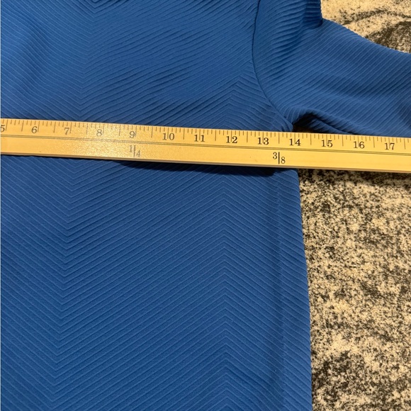ATHLETA women’s size XS blue hooded training in cold weather layering top - Picture 11 of 13
